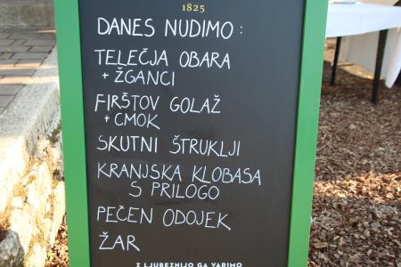 Pestro dogajanje na KUL petku in uradno odprtje Grajskega gostišča Stari grad nad Kamnikom (60)